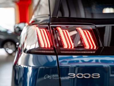 Peugeot 3008 1.6 Hybrid phev 225cv e-EAT8 Allure Blu/Azzurro usata Seveso