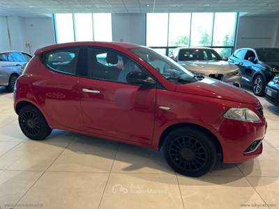 Lancia Ypsilon Ypsilon 1.0 FireFly 5p S&S Hybrid Silver Rosso usata Ardore