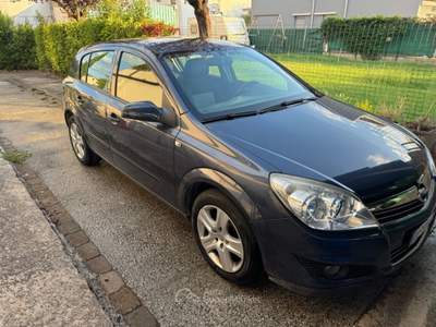 Opel Astra . Blu/Azzurro usata Foligno