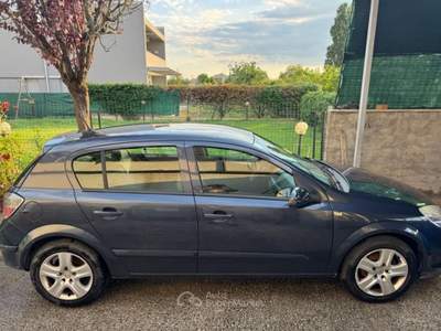 Opel Astra . Blu/Azzurro usata Foligno