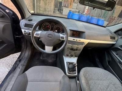 Opel Astra . Blu/Azzurro usata Foligno