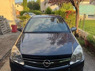 Opel Astra . Blu/Azzurro usata Foligno