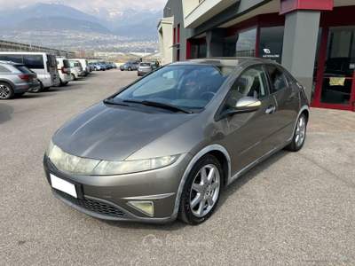 Honda Civic Civic 2.2 i-CTDi 5p. Elegance DPF Grigio usata Scurelle