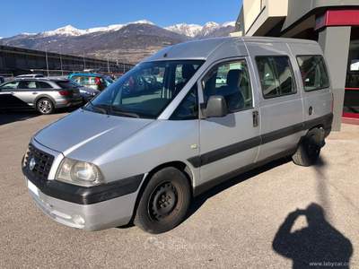 Fiat Scudo Scudo 2.0 JTD 110CV COMFORT 8 POSTI Grigio usata Scurelle
