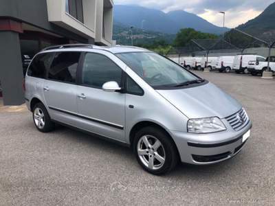 Volkswagen Sharan Sharan 2.0 TDI DPF United Grigio usata Scurelle