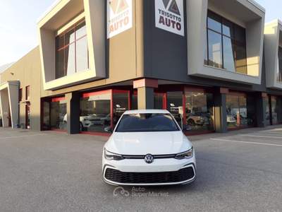 Volkswagen Golf Golf GTI 2.0 TSI DSG Black Style Bianco usata Scurelle