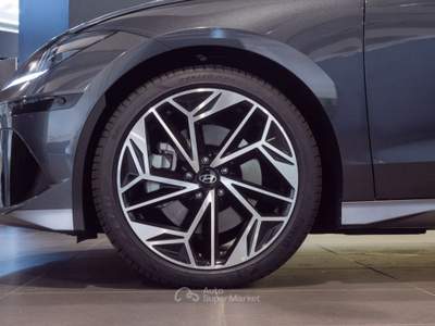 Hyundai Ioniq 6  77.4kwh 4wd evolution Grigio usata Montecosaro