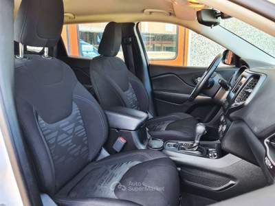 Jeep Cherokee Cherokee 2.2 mjt Longitude fwd auto Bianco usata Rosta