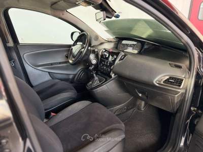 Lancia Ypsilon 1.2 69 CV 5 porte S&S Platinum Nero usata Parabiago