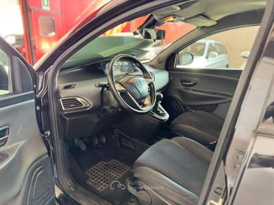 Lancia Ypsilon 1.2 69 CV 5 porte S&S Platinum Nero usata Parabiago