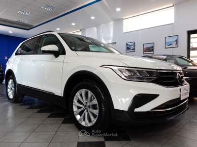 Volkswagen Tiguan 2.0 TDI 150 CV DSG LIFE Bianco usata Carlentini