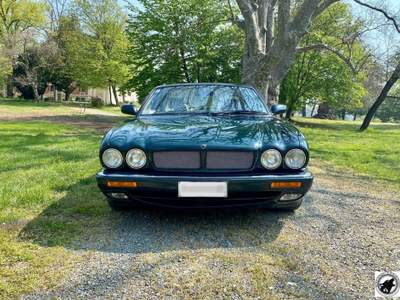 Jaguar XJR 4.0 cat Verde usata Acqui Terme
