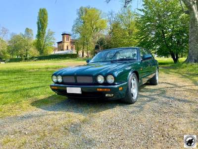 Jaguar XJR 4.0 cat Verde usata Acqui Terme