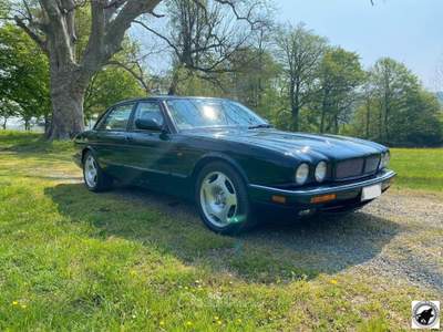 Jaguar XJR 4.0 cat Verde usata Acqui Terme