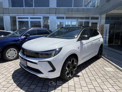 Opel Grandland Grandland 1.5 diesel Ecotec aut. Business Elegance Bianco usata MONOPOLI