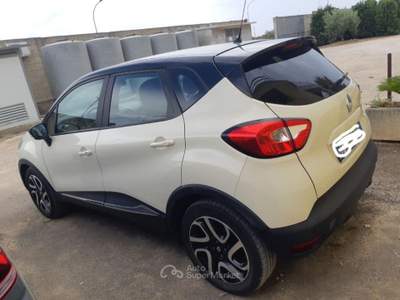 Renault Captur  1.5 dCi 8V 90 CV S&S Iconic Beige usata Soleto