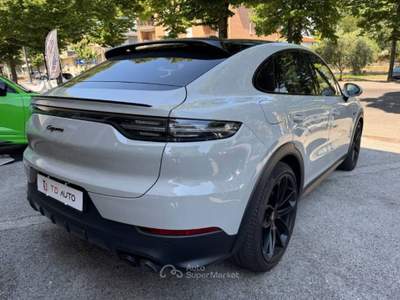 Porsche Cayenne Coupe E-Hybrid-Pacchetto GTS-Gesso-22-Carbonio Grigio usata Verucchio