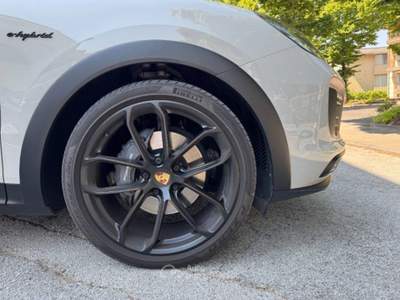 Porsche Cayenne Coupe E-Hybrid-Pacchetto GTS-Gesso-22-Carbonio Grigio usata Verucchio