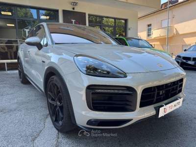 Porsche Cayenne Coupe E-Hybrid-Pacchetto GTS-Gesso-22-Carbonio Grigio usata Verucchio