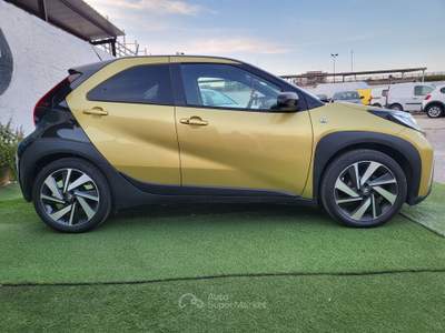 Toyota Aygo TOYOTA AYGO X 1.0 VVT-i 72CV. LOUNGE UNIPRO' Oro usata Bari
