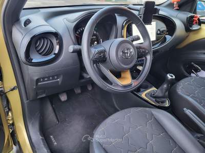 Toyota Aygo TOYOTA AYGO X 1.0 VVT-i 72CV. LOUNGE UNIPRO' Oro usata Bari