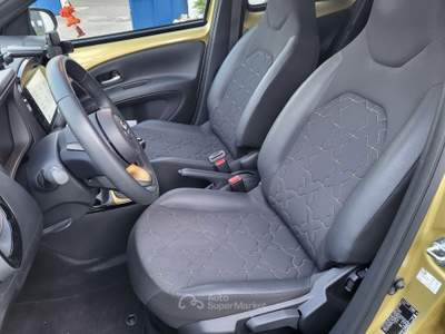 Toyota Aygo TOYOTA AYGO X 1.0 VVT-i 72CV. LOUNGE UNIPRO' Oro usata Bari