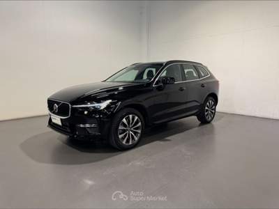 Volvo XC60 B4 MOMENTUM PRO AUTO Nero usata San Fior