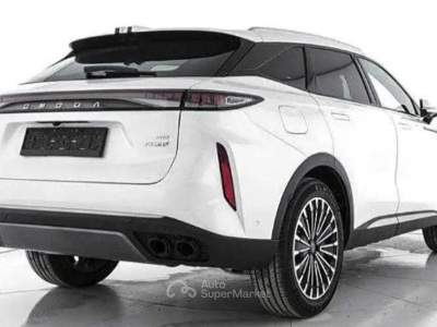 Omoda 5 OMODA 9 PHEV 1.5TGDI + 3 MOTORI ELETTRICI + 4X4 Bianco usata Castenaso