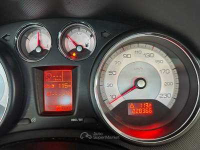 Peugeot 308 8V HDi 112CV FAP 5p. Business Bianco usata Castellammare di Stabia