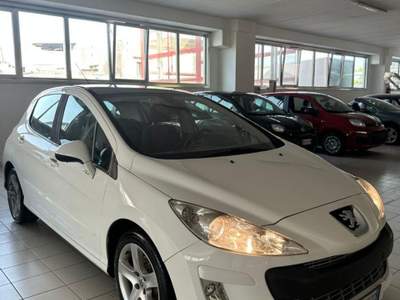 Peugeot 308 8V HDi 112CV FAP 5p. Business Bianco usata Castellammare di Stabia