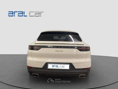 Porsche Cayenne COUPE' 3.0 V6 E-HYBRID 340 CV Bianco usata Torino