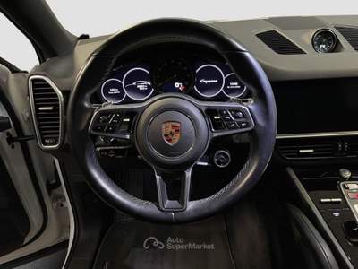 Porsche Cayenne COUPE' 3.0 V6 E-HYBRID 340 CV Bianco usata Torino