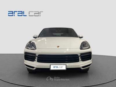 Porsche Cayenne COUPE' 3.0 V6 E-HYBRID 340 CV Bianco usata Torino