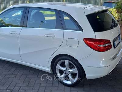 Mercedes-Benz Classe B d Sport plus full optional come nuova!!! GUARDA ! Bianco usata Pavia