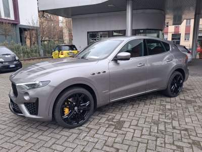 Maserati Levante 3.0 V6 Gransport 350cv auto my20 Grigio usata Pavia