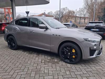 Maserati Levante 3.0 V6 Gransport 350cv auto my20 Grigio usata Pavia