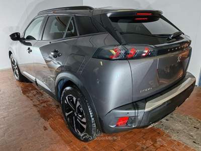 Peugeot 2008 1.2 130cv Allure EAT8 + Navi + Camera Grigio usata Torino