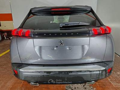 Peugeot 2008 1.2 130cv Allure EAT8 + Navi + Camera Grigio usata Torino