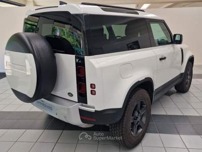 Land Rover Defender 90 3.0D I6 200 CV AWD Auto S Bianco usata Novara