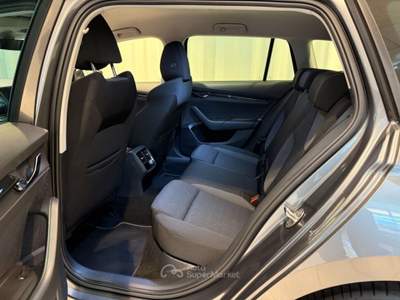 Skoda Octavia 2.0 TDI DSG Executive LED Camera Navi Grigio usata Chiusa