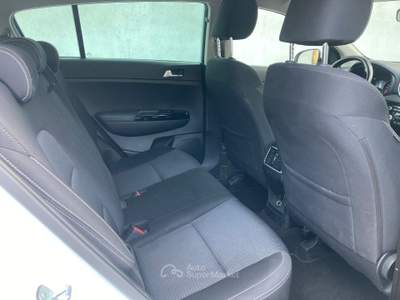 Kia Sportage 1.6 CRDI 136 CV 2WD Mild Hybrid Style Bianco usata Grottammare