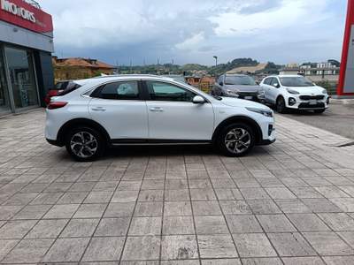 Kia XCeed 1.0 TGDi GPL Urban Bianco usata Grottammare
