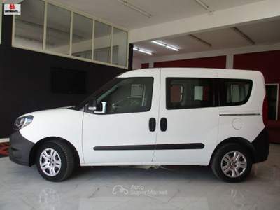 Fiat Doblò cargo combi 1.3 m.jet 16V N1 95CV Bianco usata Vittoria