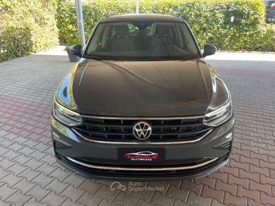 Volkswagen Tiguan Tiguan 2.0 TDI DSG Business BMT Grigio usata Taranto