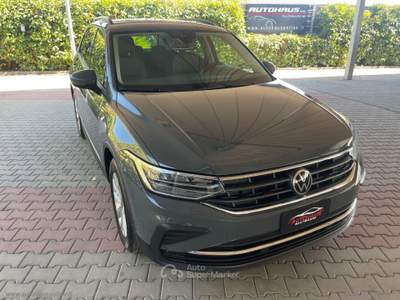 Volkswagen Tiguan Tiguan 2.0 TDI DSG Business BMT Grigio usata Taranto