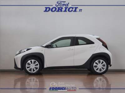 Toyota Aygo X Aygo X 1.0 VVT-i 72 CV 5 porte Active Bianco usata Credaro