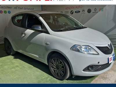 Lancia Ypsilon 1.2 Silver 69cv Bianco usata Pompei