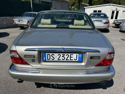 Jaguar XJ JAGUAR XJ V8 3.2 Argento usata Roma