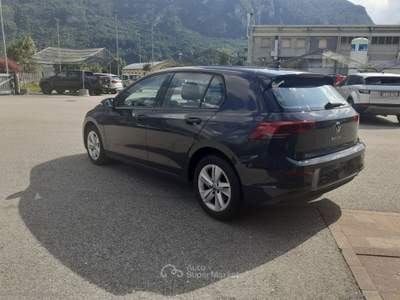Volkswagen Golf Golf 1.0 eTSI 110CV EVO DSG Life Grigio usata Scurelle