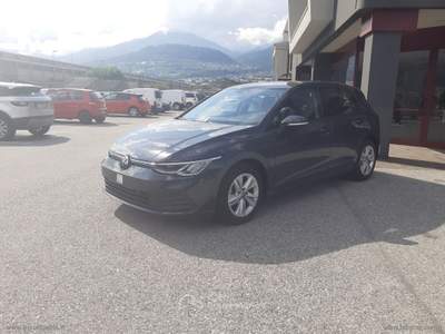 Volkswagen Golf Golf 1.0 eTSI 110CV EVO DSG Life Grigio usata Scurelle